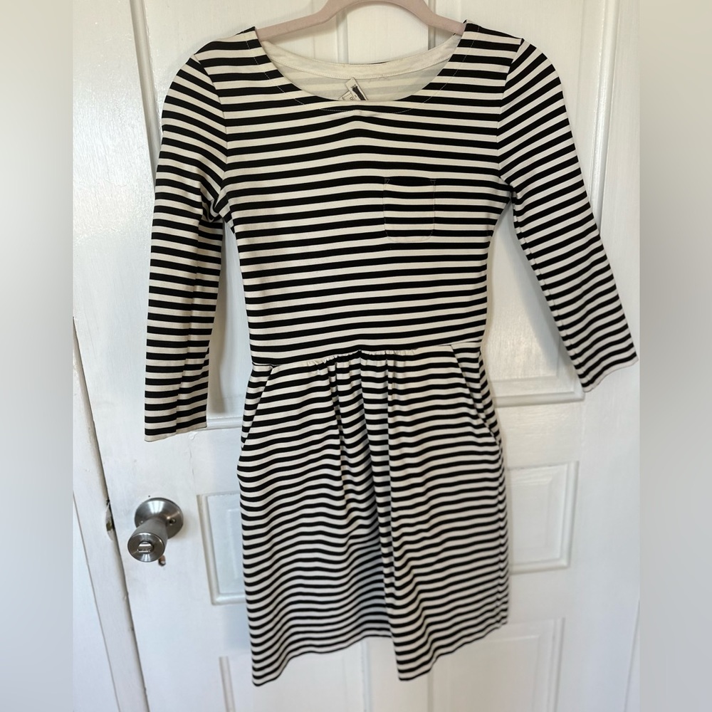 JCREW BLACK & WHITR STRIPED DRESS size 00